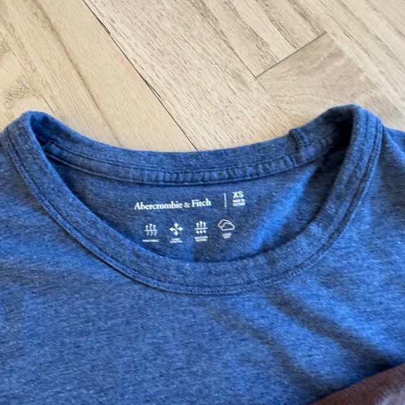 Lot of 2 Abercrombie & Fitch Men's T-Shirt in Navy Blue & Brown XS - Picture 4 of 5